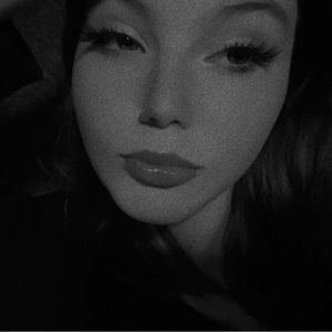 Meet your Posher, Adriana